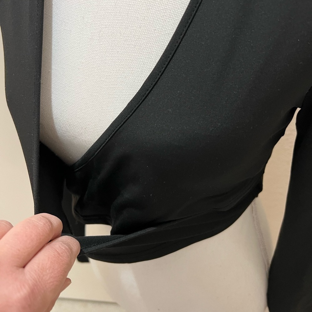 Shein faux cross over crop top - Picture 5 of 6